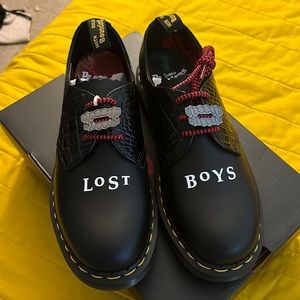 Dr. Martens x WB lost Boys 1461